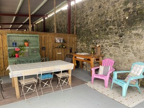 تناول الطعام بالخارج