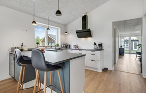 Kühlschrank, Herdplatte, Geschirrspüler