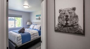 3 bedrooms, travel cot, free WiFi, bed sheets