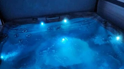 Lone Pine Retreat - 3BR 3BA - With Hot Tub