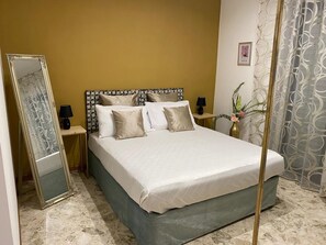 Family Quadruple Room | Down comforters, memory foam beds, minibar, desk - Suite FIMABECHI (Bari)