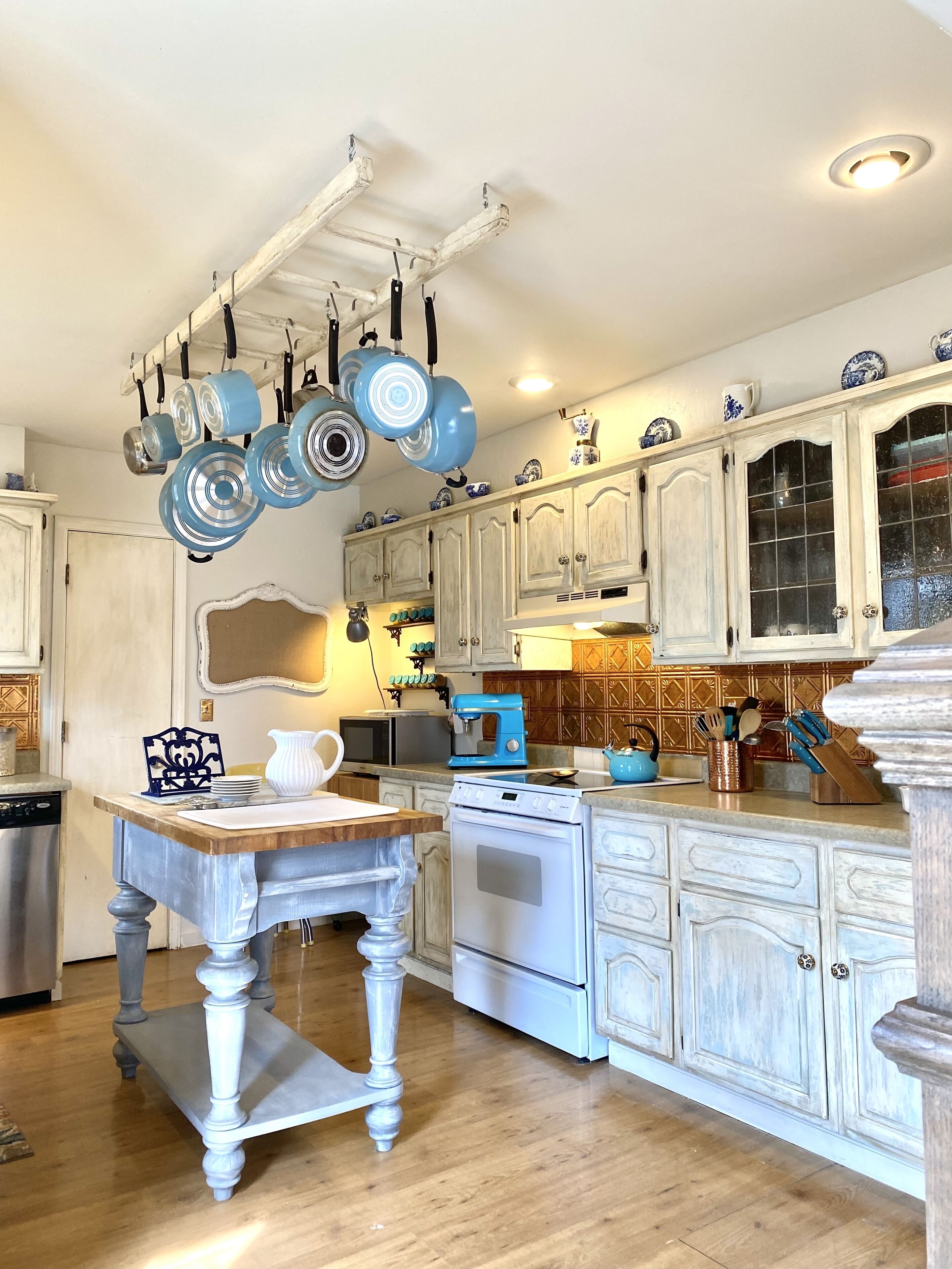 French Cottage in the woods 5min to lake/town