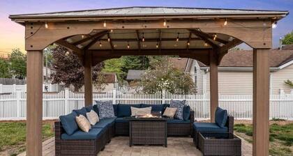 10 Min to Louisville, Huge Hot Tub, Awesome Backyard