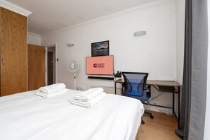 2 bedrooms, desk, iron/ironing board, Internet