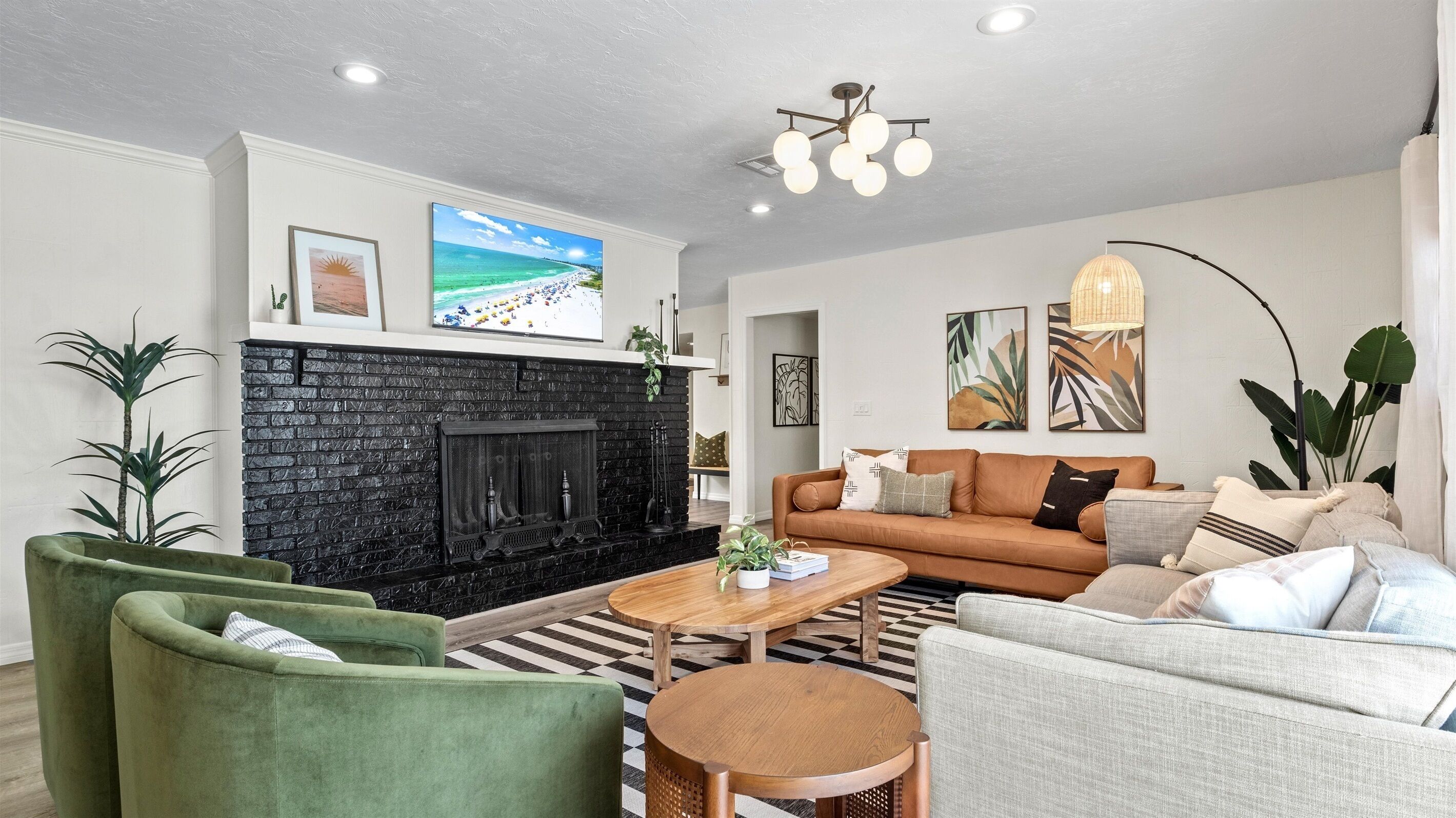 Stunning Family Retreat w Heated Pool & Game Room