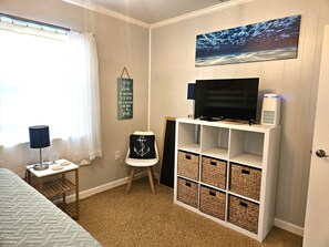 2 bedrooms, iron/ironing board, free WiFi, bed sheets - Howl at the Sea - SGI (Eastpoint)