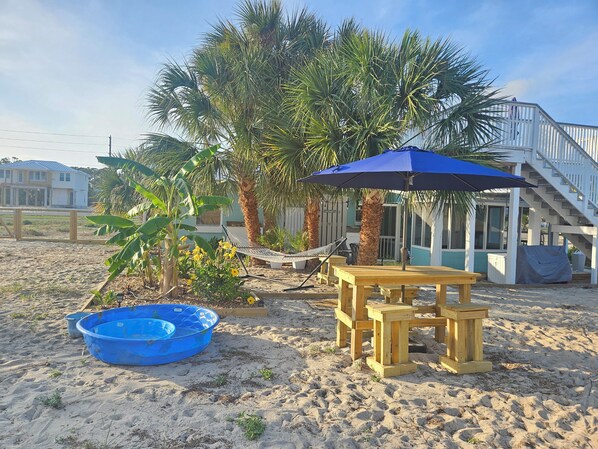 Terrace/patio - Howl at the Sea - SGI (Eastpoint)