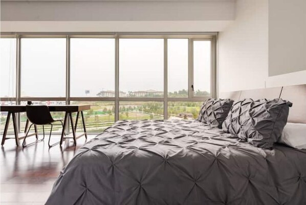 1 habitación, escritorio, tabla de planchar con plancha y wifi gratis 