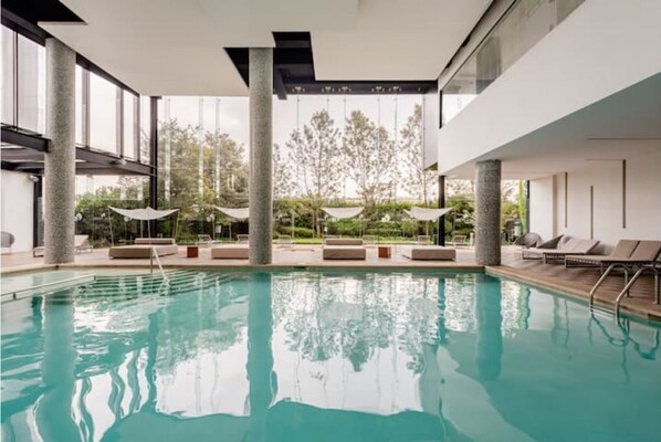 Innenpool, beheizter Pool