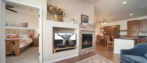 Smart TV y chimenea