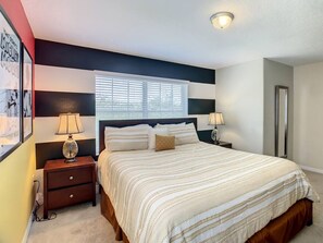 5 bedrooms, desk, iron/ironing board, travel cot - StoreyLake Cozy Townhome,By Disney Universal (Kissimmee)