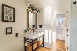 ヘアドライヤー、タオル