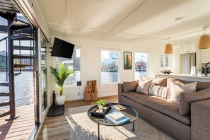 スマートテレビ、書庫、ステレオ