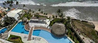 Camino al Mar beachfront condo