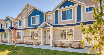 2 Mi to Zootah: Providence Townhome w/ Fireplaces