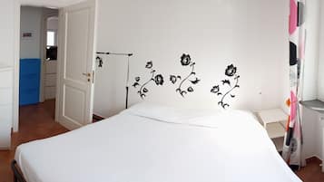 2 bedrooms, iron/ironing board, travel crib, internet