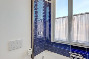 Bruser, hårtørrer, bidet