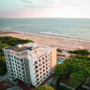 In-room safe, blackout drapes, iron/ironing board, free WiFi - FLLAD RESORT & SPA (Golem)