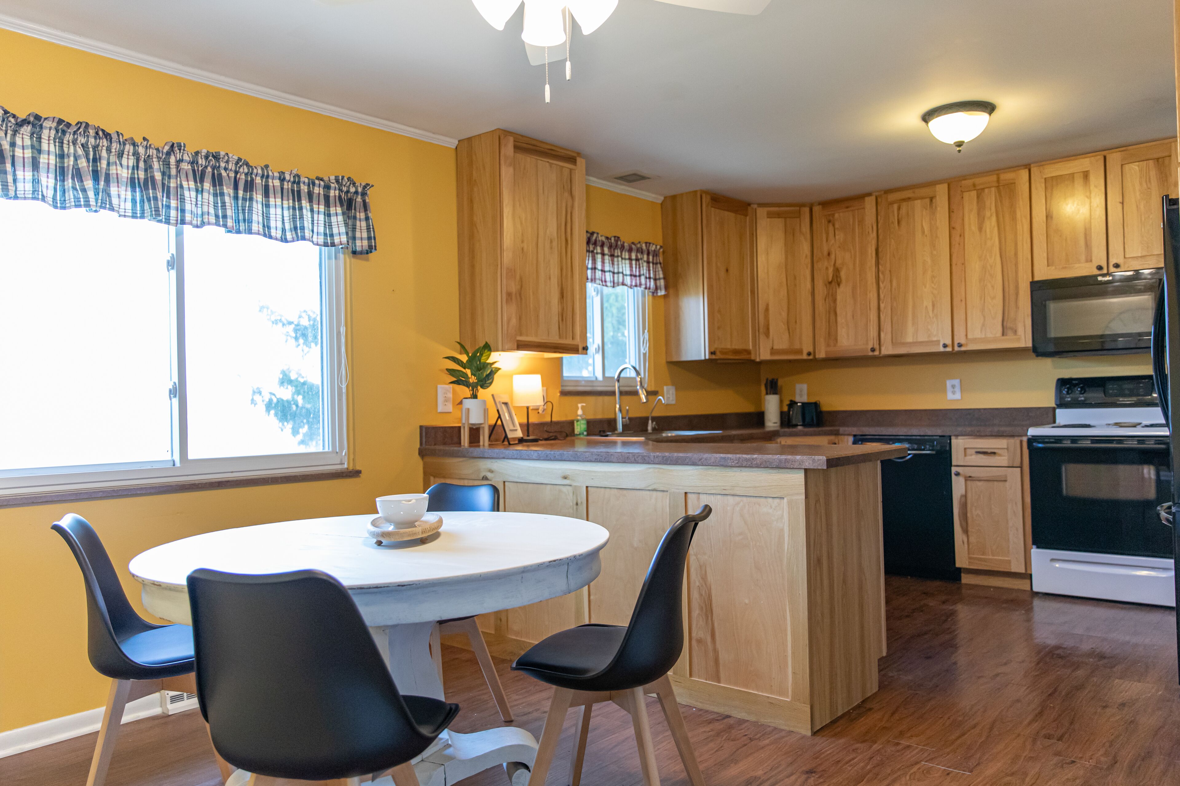 The Retreat at CCWC - Three bedroom house, minutes from Ohio U. & Athens.