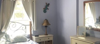 Starfish Villa, quiet Caribbean paradise with wonderful valley views