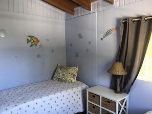 2 bedrooms, WiFi, bed sheets - Starfish Villa, quiet Caribbean paradise with wonderful valley views (Cruz Bay)