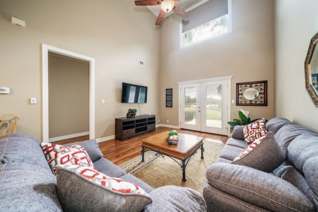 Townhouse on the lake, Pool, Kayaks