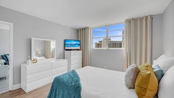 1 habitación, escritorio, tabla de planchar con plancha y wifi