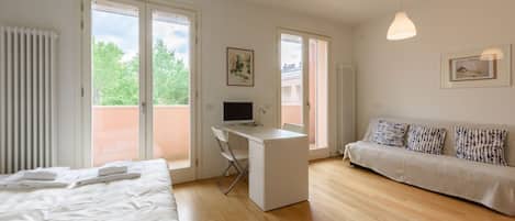 1 bedroom, iron/ironing board, bed sheets