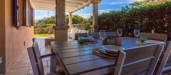 GuestHost - Porto Rotondo Apt w/ Parking & Veranda