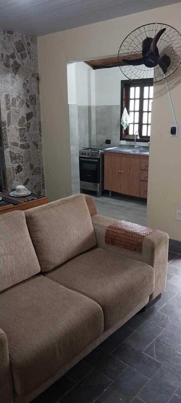 Appartement Familial, coin cuisine | Coin séjour | TV connectée, Netflix, services de streaming
