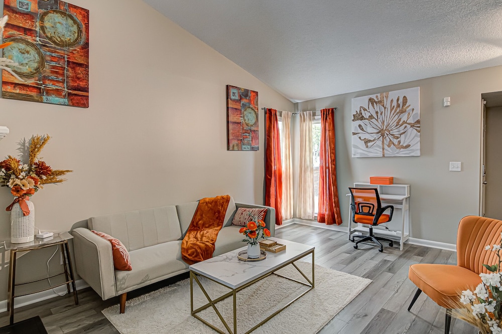 Elegant 2Bed1B Condo in quiet neighborhood near WFU, UNSA, Hospitals.