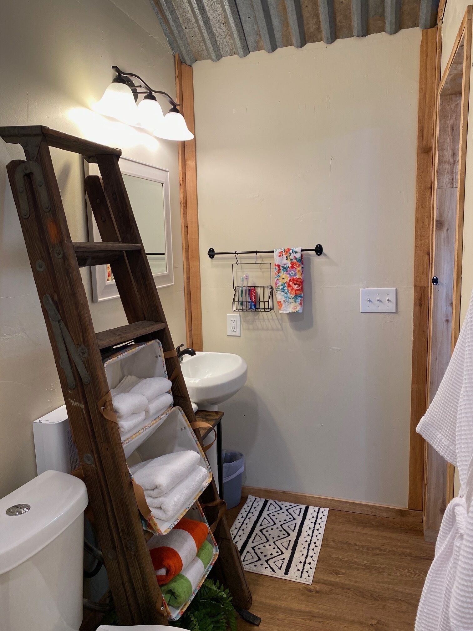 Canyon Lake Cozy Escape - Cabin 1