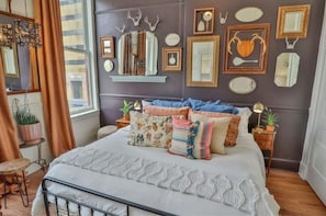1 habitación, escritorio, tabla de planchar con plancha y wifi gratis