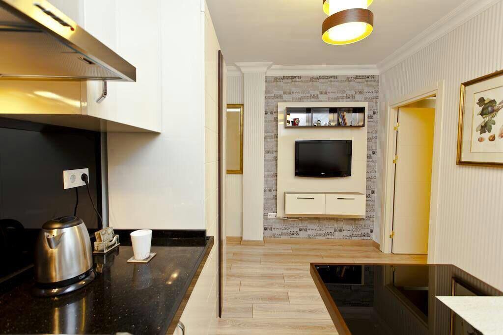 Insonorización, tabla de planchar con plancha y wifi gratis 