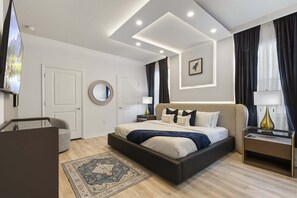 8 slaapkamers, een strijkplank/strijkijzer, wifi, beddengoed