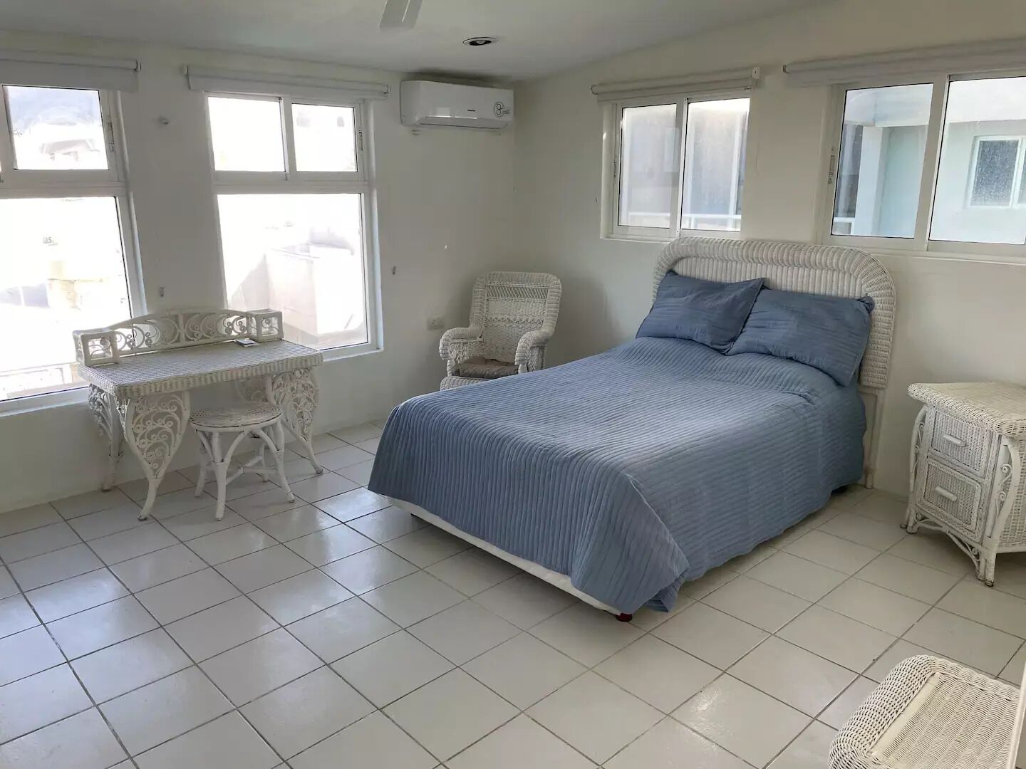 Sea front, white sand, pool, Family, 4 Room, A/C