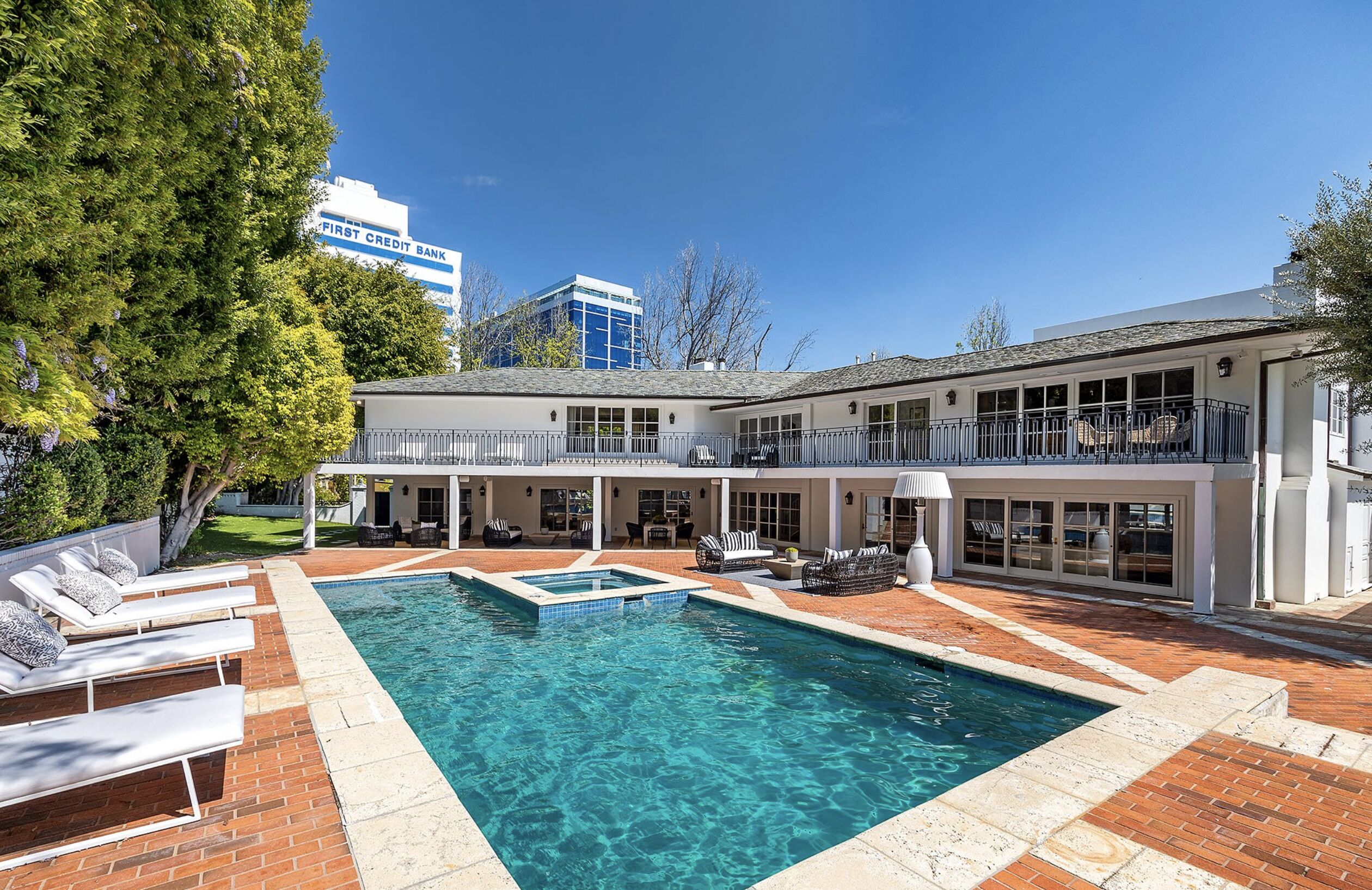 LUXURIOUS VILLA ~ BEVERLY HILLS ~  Privately gated, Pool & Spa ~ Family vacation