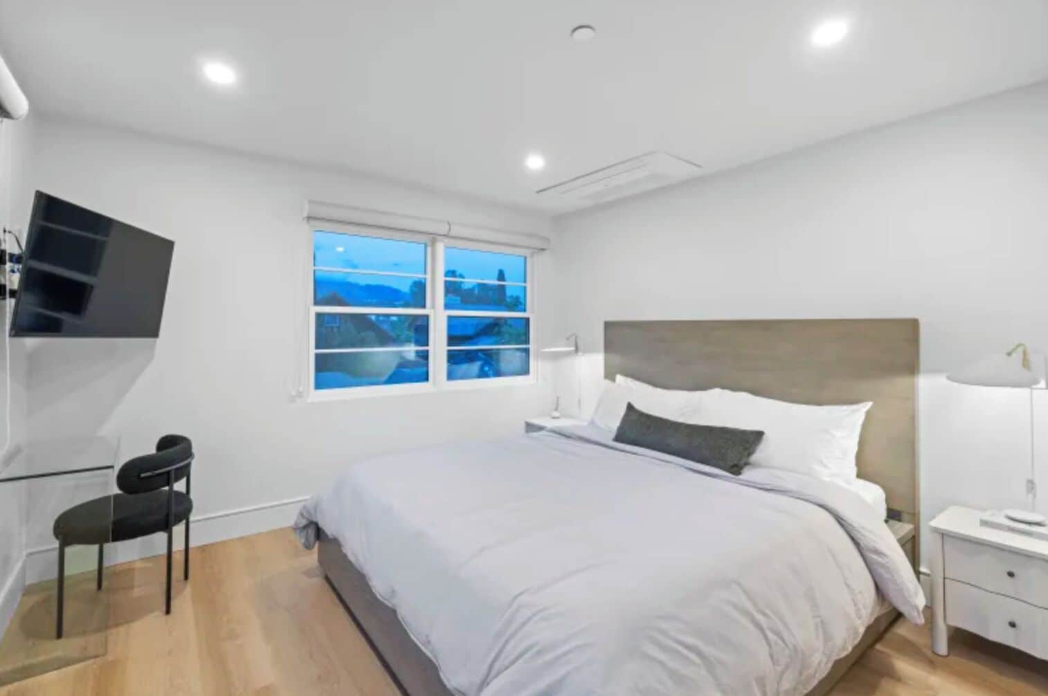 Luxury Apartment, Multiple Bedrooms, Kitchen, Mountain View | Mountain view