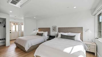1 bedroom, premium bedding, desk, laptop workspace