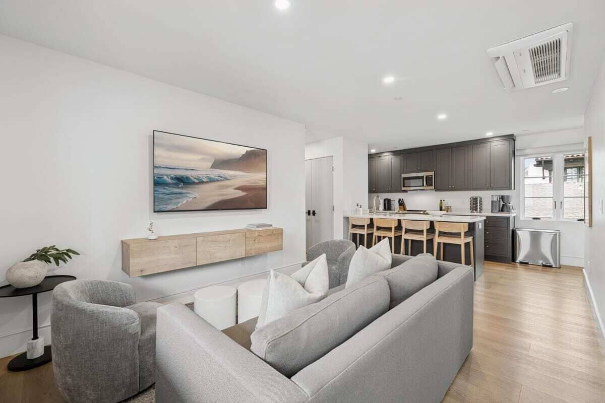 Apartment (2 Bedrooms) | Front of property
