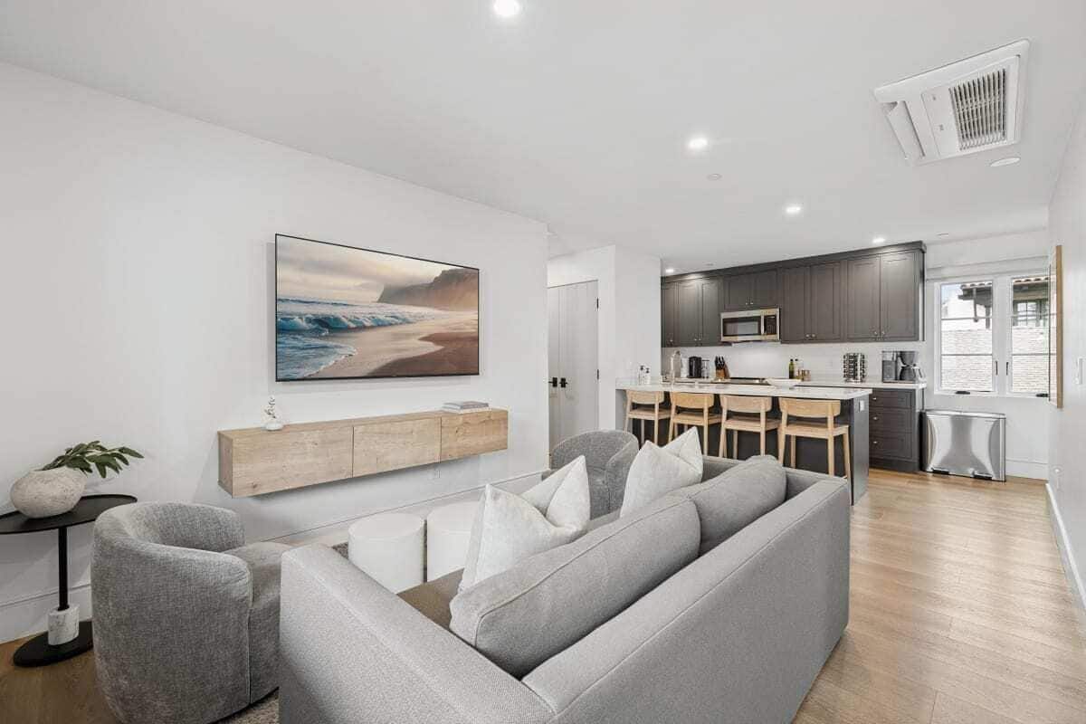 Apartment (2 Bedrooms) | Front of property