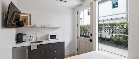Estudio Premium, 1 cama Queen size, cocineta | 1 habitación, ropa de cama de alta calidad y escritorio