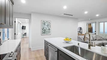 Luxury Apartment, Multiple Bedrooms, Kitchen, Mountain View | Private kitchen | Microwave, espresso maker, coffee/tea maker, electric kettle