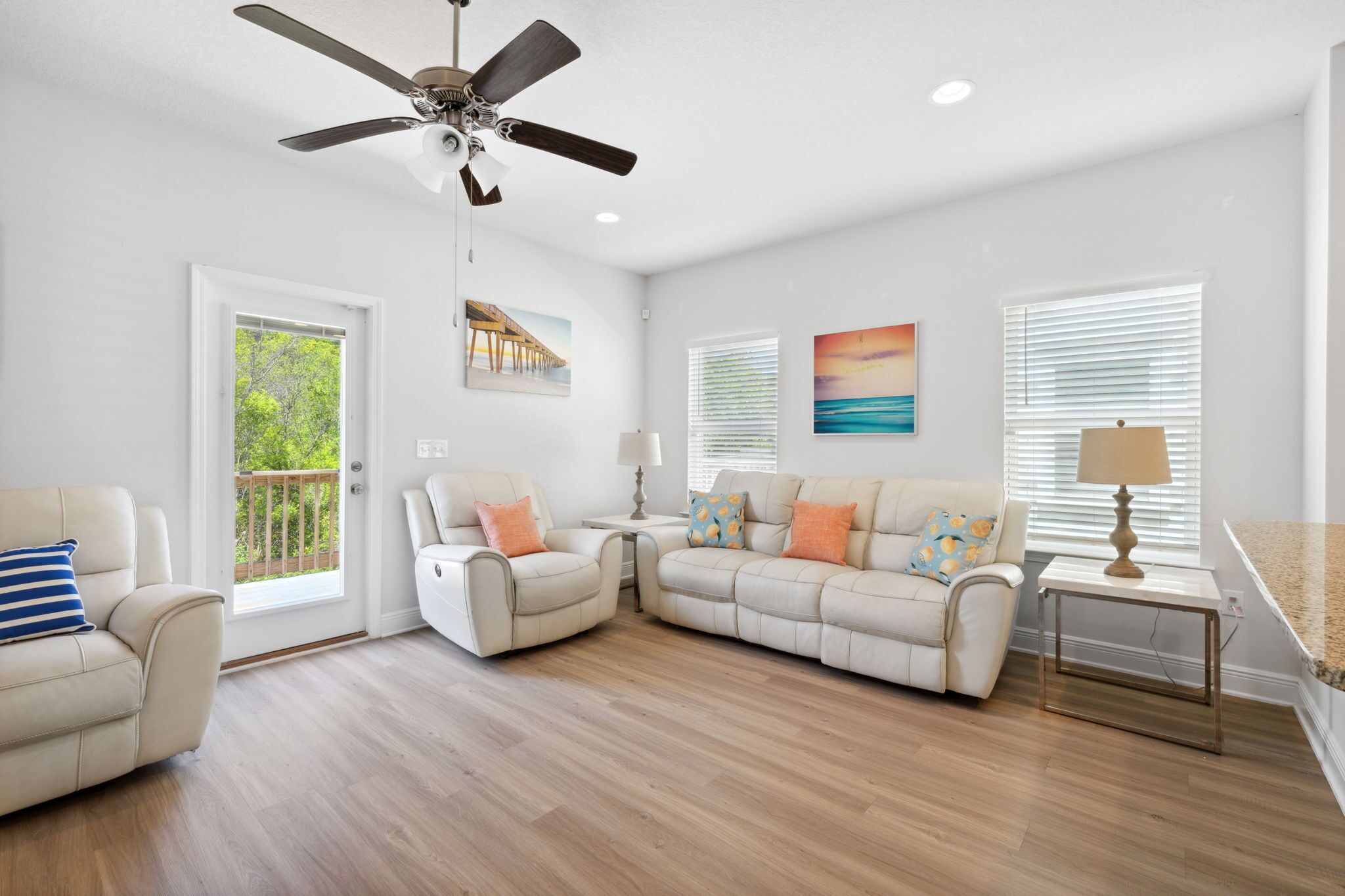 3 bedroom townhome with community pool - 7584 Shadowlake