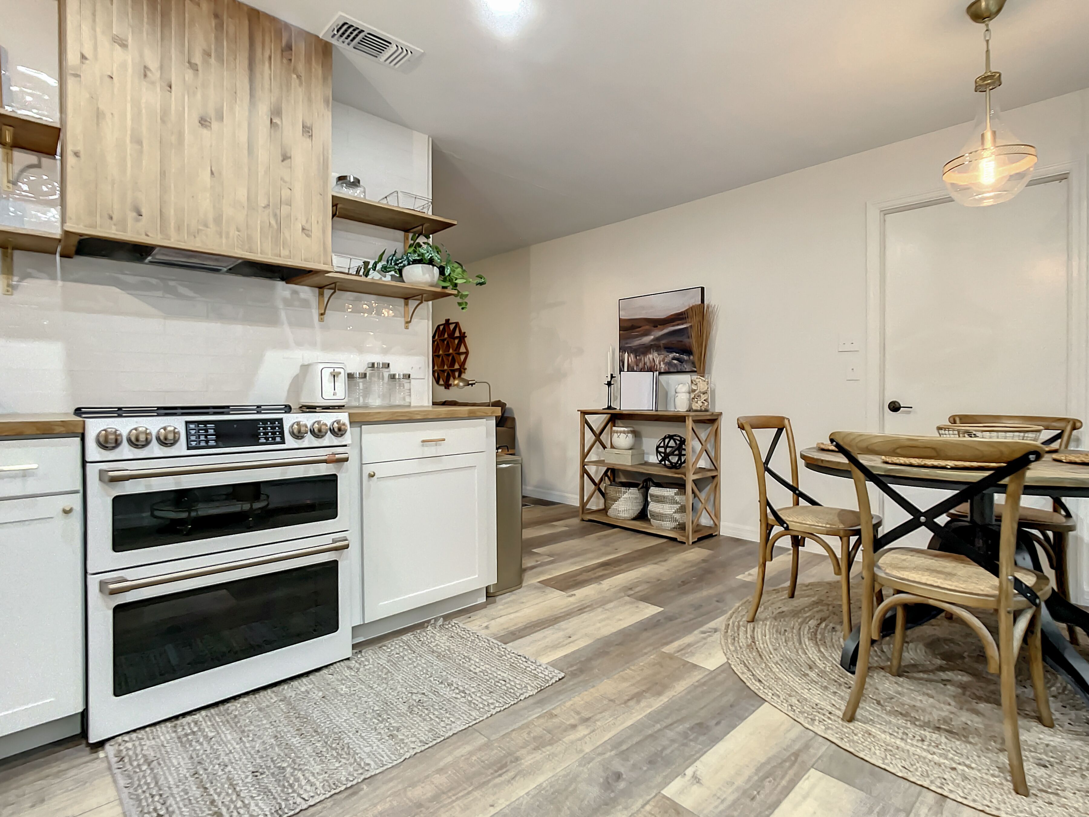 Boho Cottage by Blue Springs- 3 Bedrooms- 6 guests