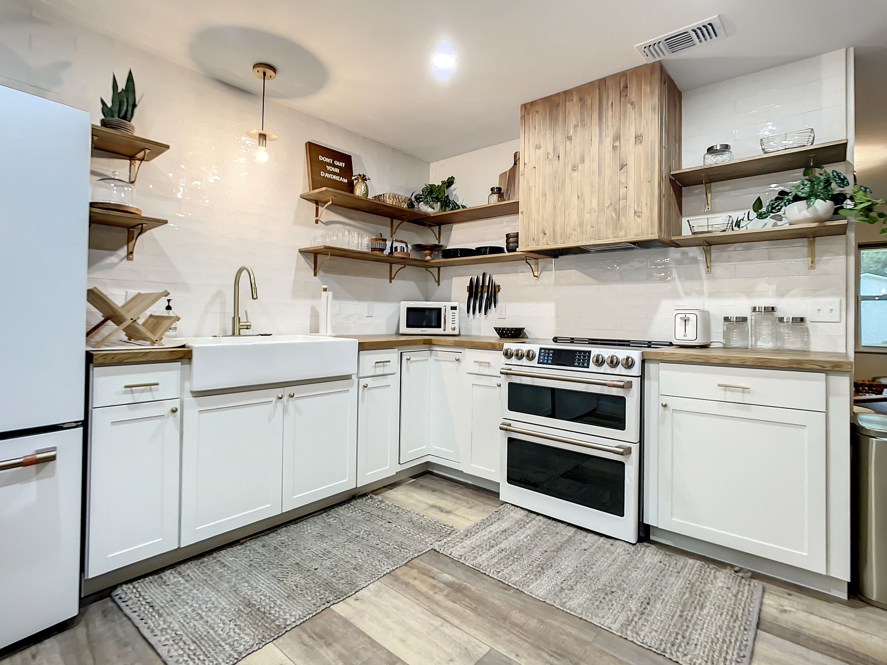 Boho Cottage by Blue Springs- 3 Bedrooms- 6 guests