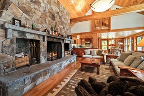 TV, fireplace, DVD player, books