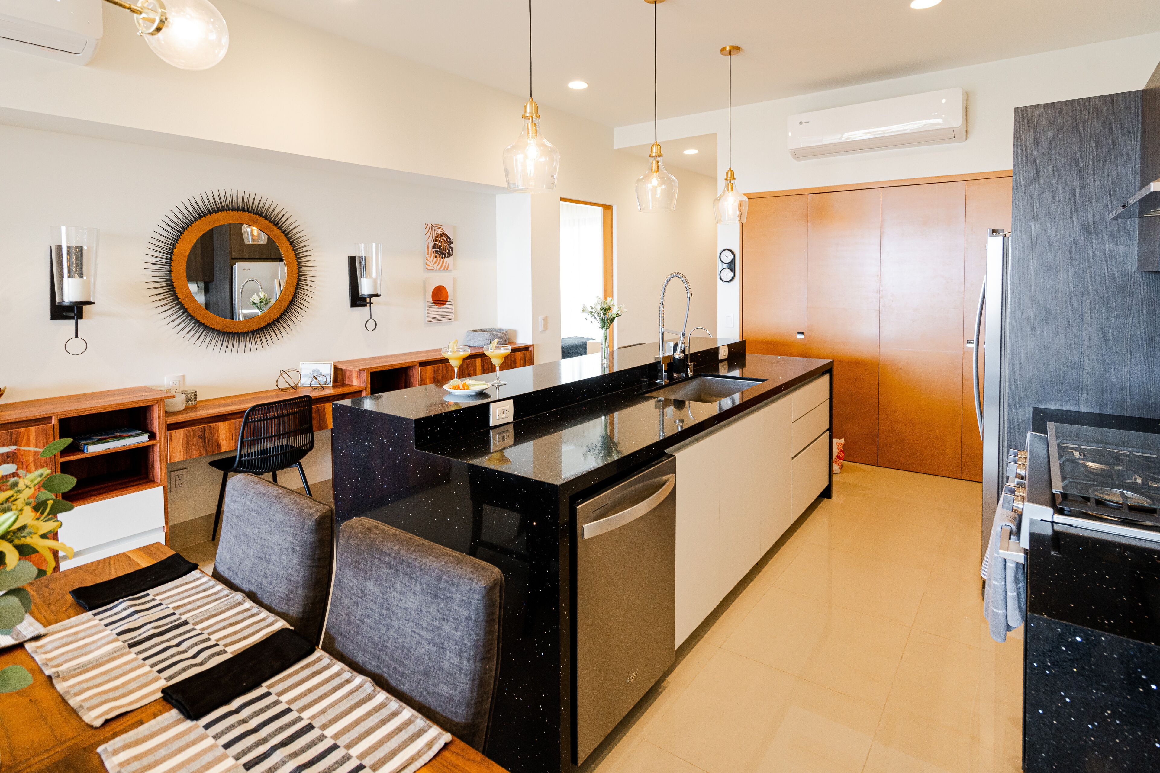 Ground floor, ocean and Cabo Arch View