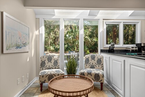 Private Pool ~ Cabana ~ 5 Deer Run Lane