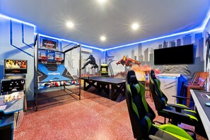 Games room - Themed Games Areas | Themed Kids Bedrooms | Screened Pool (Davenport)